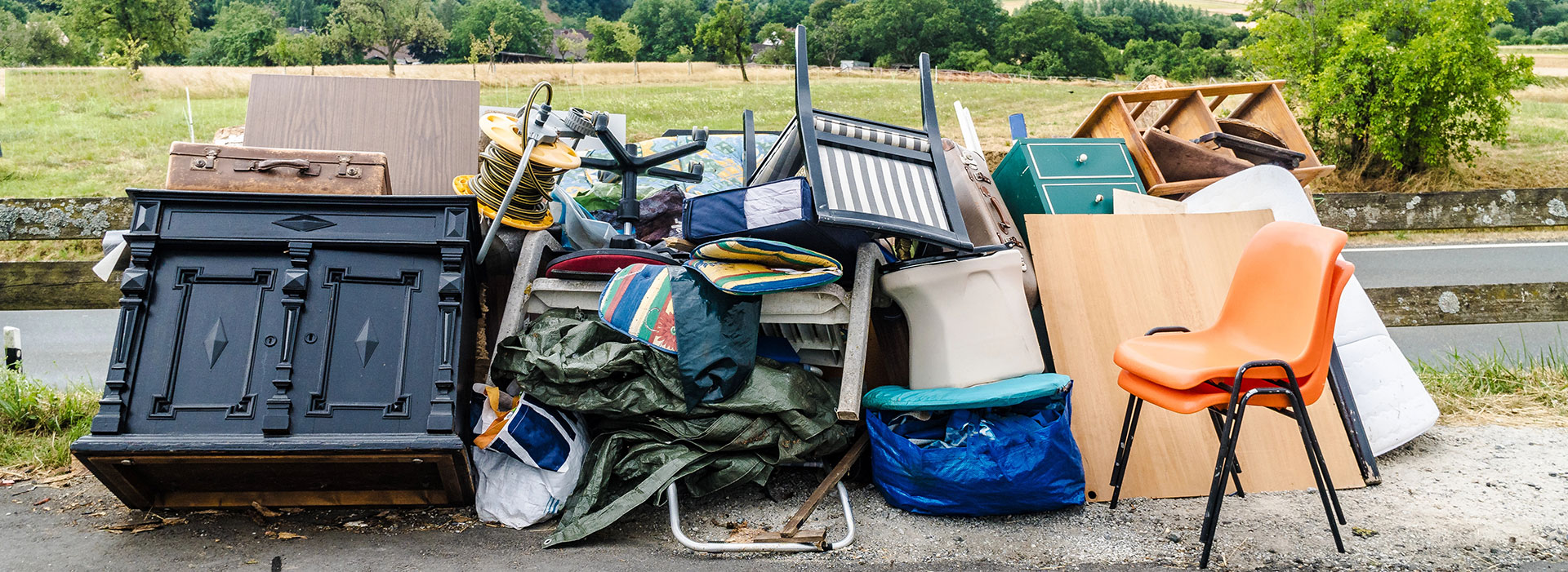 Direct Dumpsters provides a variety of garbage bins to accommodate residential cleanup needs throughout Edmonton and surrounding locations.